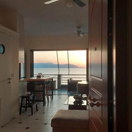 Loutraki Bayアパートメント エクステリア 写真